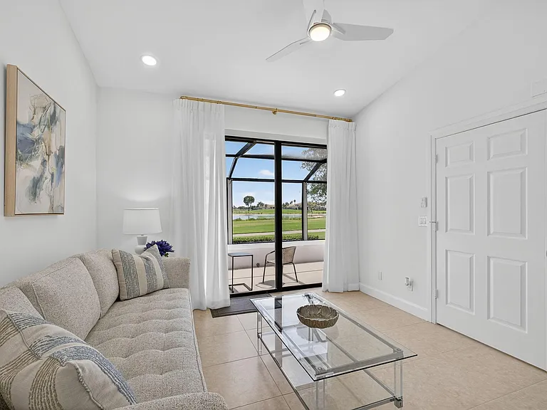 479 Prestwick Cir — Photo 32