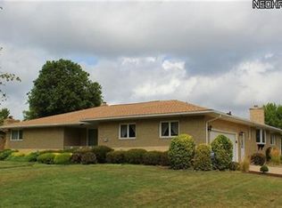 8541 Fox Hollow Dr, Broadview Heights, OH 44147