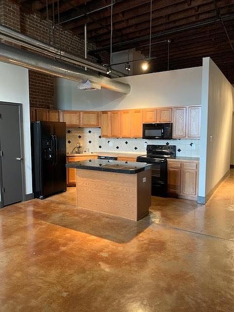 1st image of 2115 N Runnels St #6406