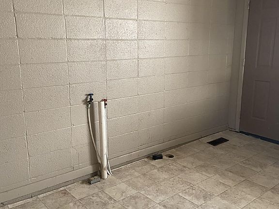 4th image of 105 W College St #5