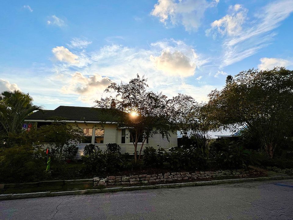 1st image of 1005 16th Ave N