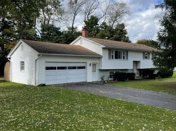 197 Oriole Dr, Horseheads, NY 14845