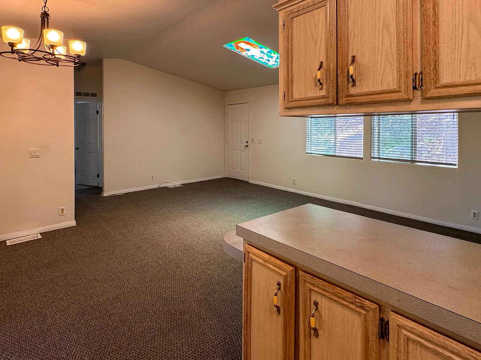 3 bed, 1172 sqft, $5,700 — Photo 4