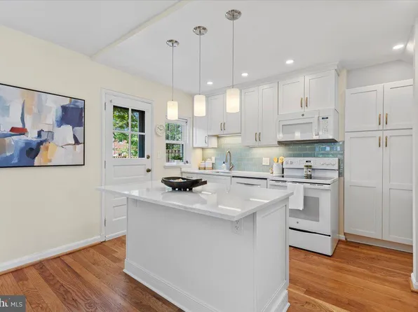 4519 34th St S, Arlington, VA 22206