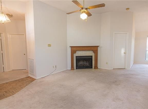 3rd image of 5108 Yaupon Dr