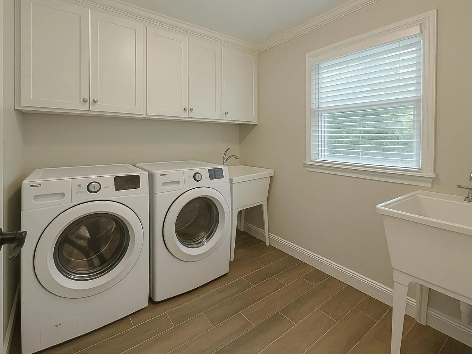 4 bed, 3.0 bath, 2000 sqft, $1,321 — Photo 4