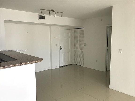 4th image of 1155 Brickell Bay Dr APT 2209