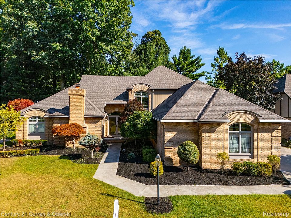 1st image of 9039 Oakridge Trl