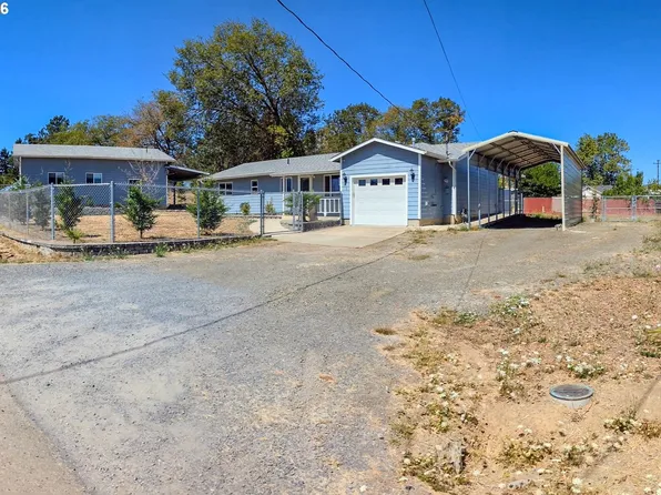 61 SW Oak St, Winston, OR 97496