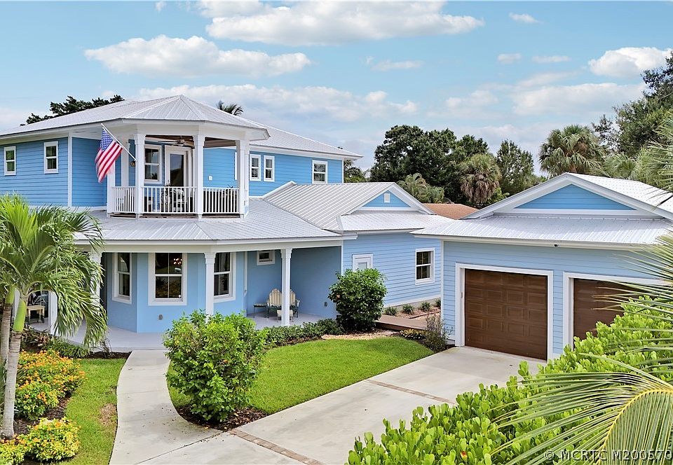 1st image of 1002 SE Riverside Dr