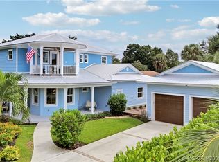 1002 SE Riverside Dr, Stuart, FL 34996