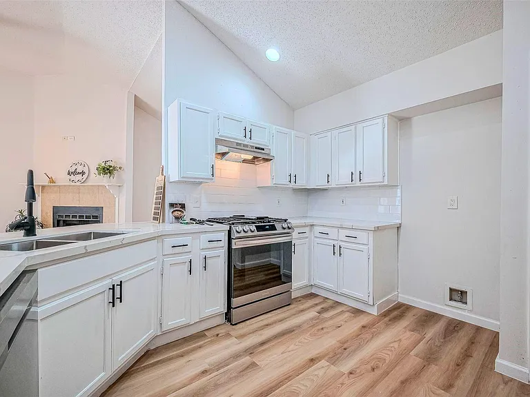18211 Dinner Creek Dr — Photo 8