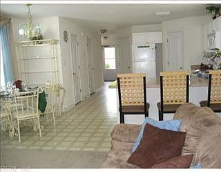 2nd image of 1121 Railroad Ave