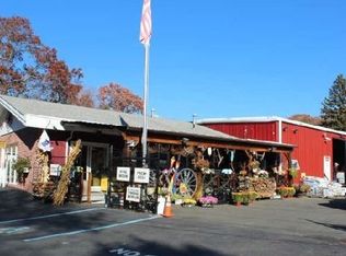 469 Lakeland Ave, Sayville, NY 11782