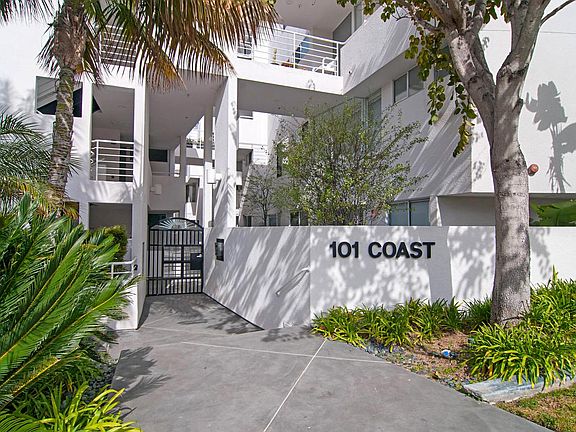 3rd image of 101 Coast Blvd Unit 1H