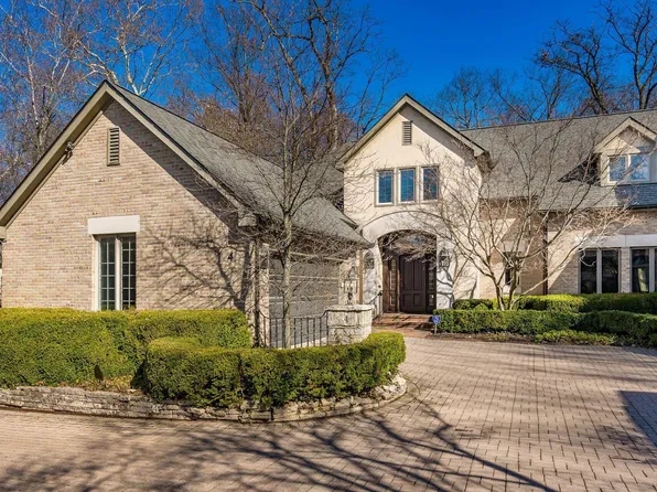 4 Lyonsgate Rd, Columbus, OH 43209