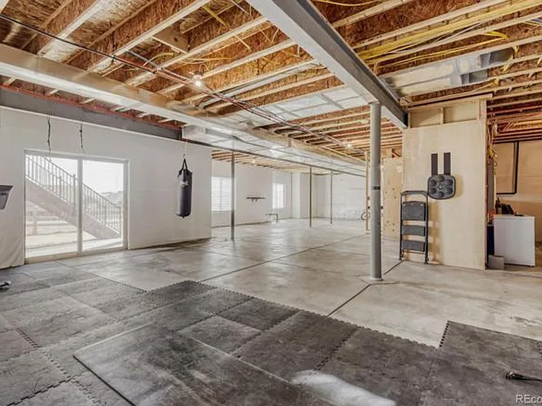 8214 Superior Cir — Photo 42
