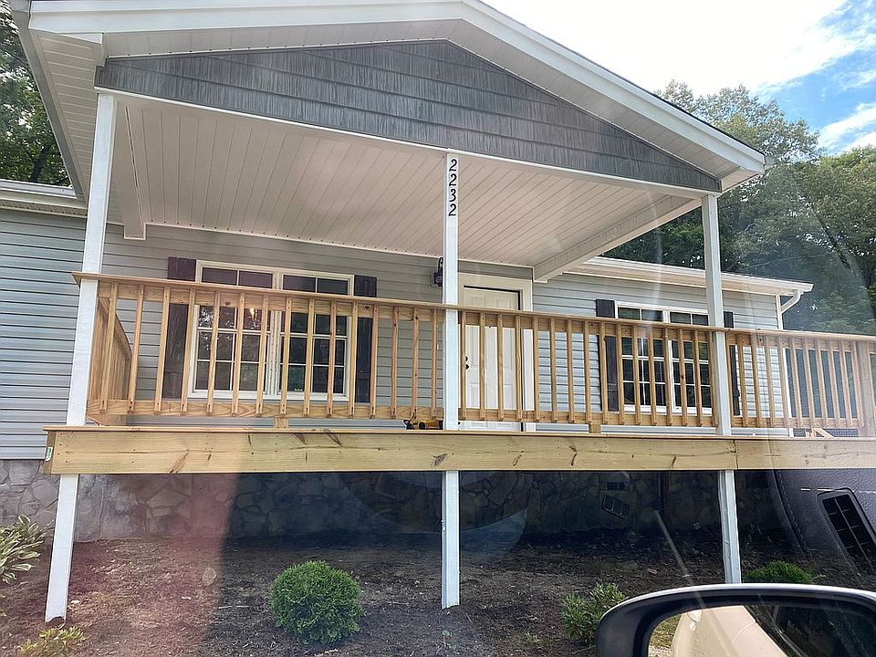 1st image of 2232 Lois St SE