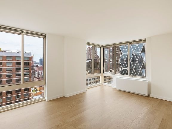 3rd image of 260 W 54th St APT 14B