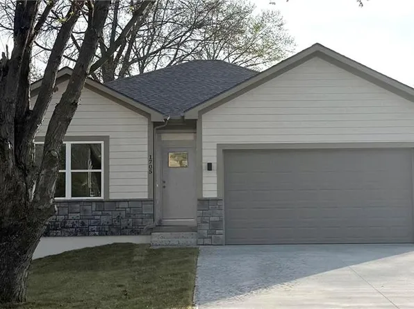 1705 Johnston St, Liberty, MO 64068