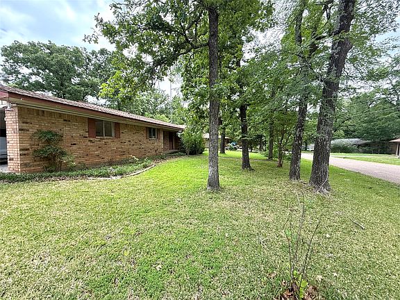 2nd image of 1354 Shady Ln
