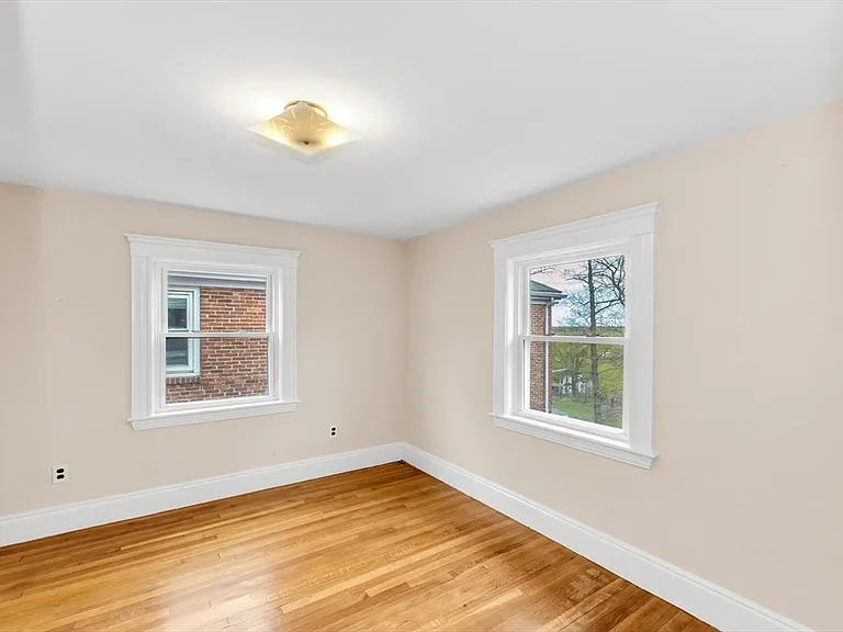 55 Arborough Rd — Photo 15