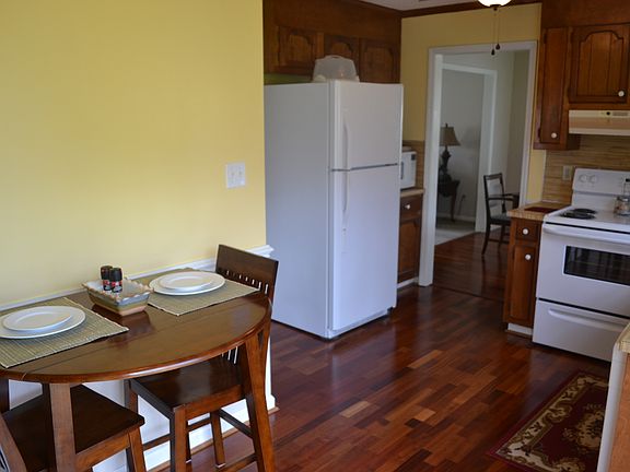 4th image of 206 Cottonwood Dr