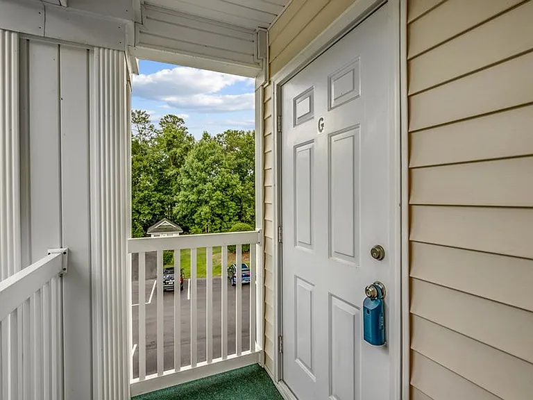 549 White River Dr #14G — Photo 16