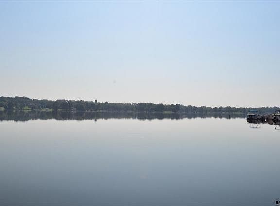 5th image of 142 Lake Meade Dr