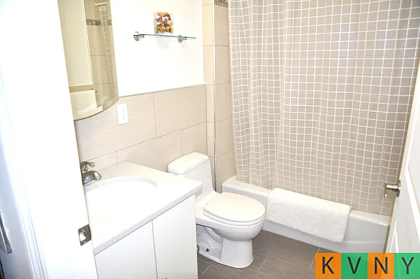 Rented by KVNY Soho | media 14