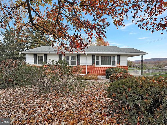 3rd image of 2934 Black Gap Rd