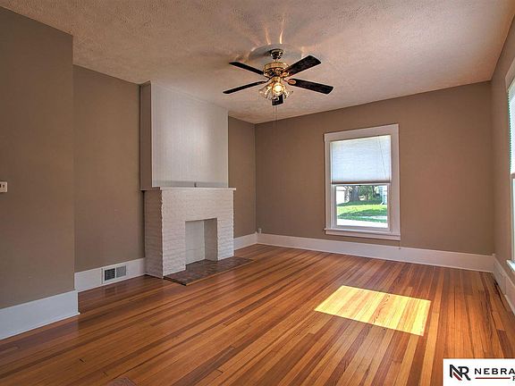 5th image of 629 Park St