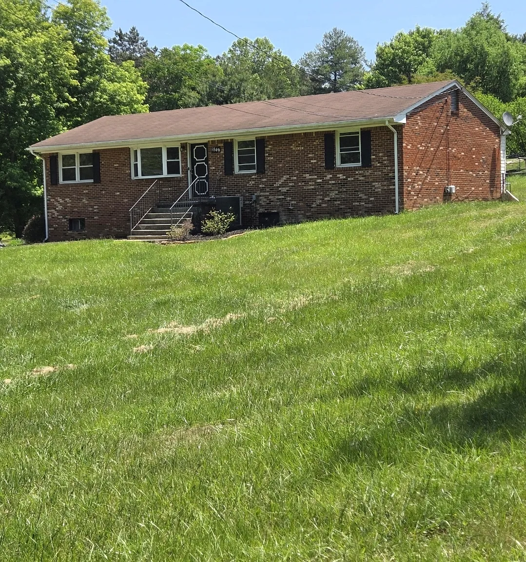 4 bed, 3000 sqft, $2,595 — Photo 2