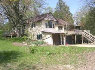W4575 W Shore Pl, Cambridge, WI 53523