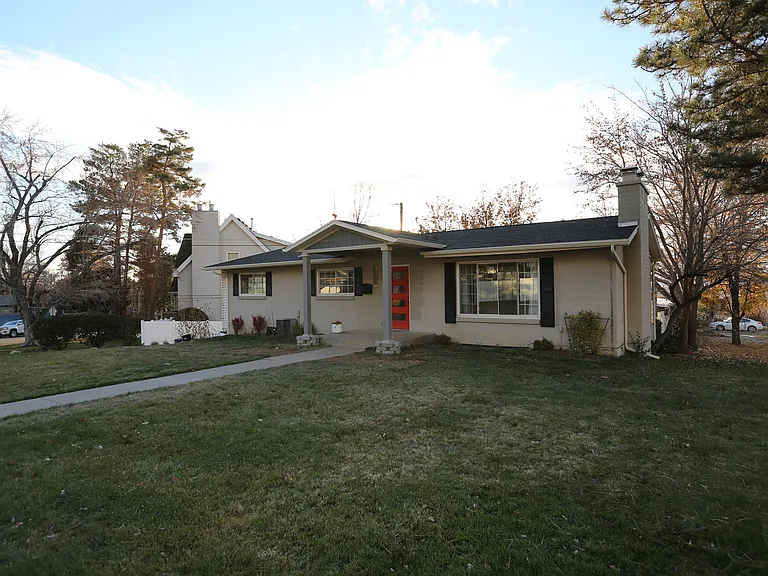 3041 E Middleton Way — Photo 1