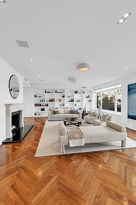 Sold by Sotheby's International Realty | media 3