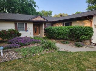 5143 Mellwood Dr, Flint, MI 48507