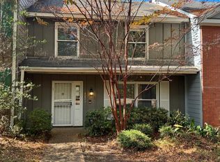 4221 Roxbury Rd, Jackson, MS 39211