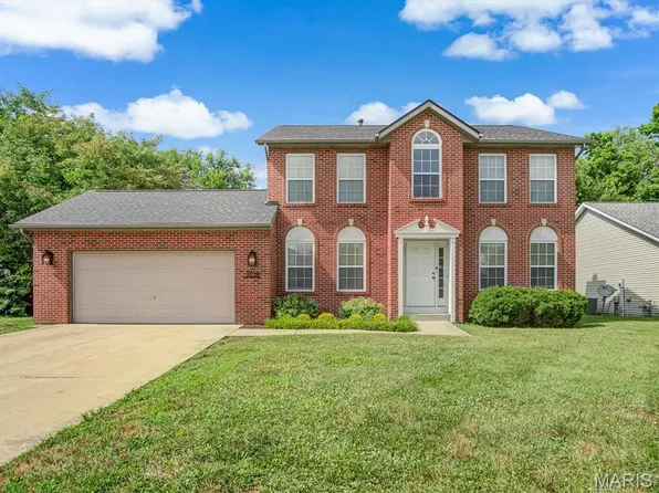 709 Villanova Ct, Fairview Heights, IL 62208