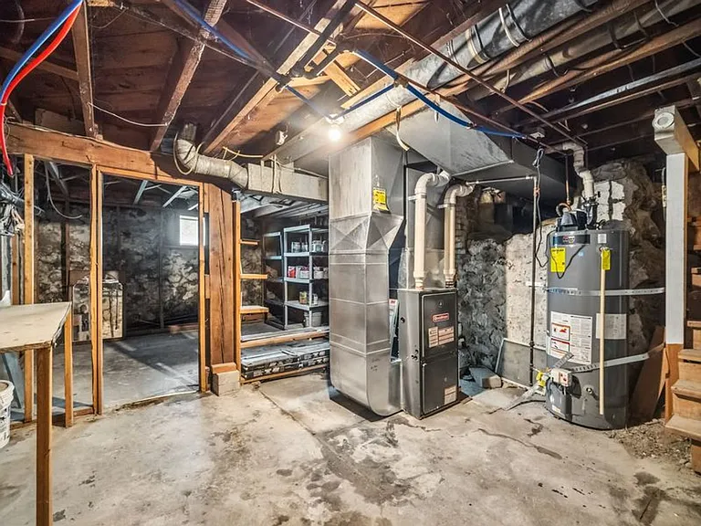 1123 E Indiana Ave — Photo 47