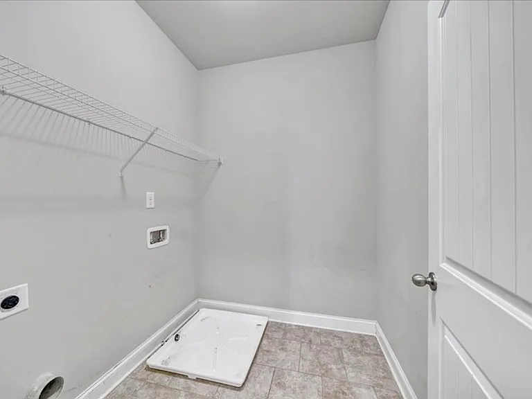 139 Stoney Creek Dr — Photo 37