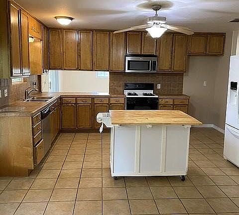 5th image of 3326 Samoa Dr