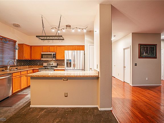 5th image of 9338 Coral Berry St
