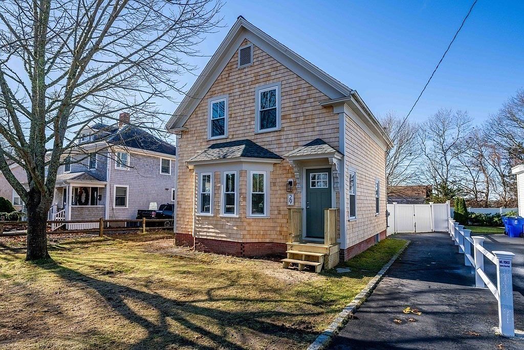 29 Lincoln Ave, Bourne, MA 02532 Zillow