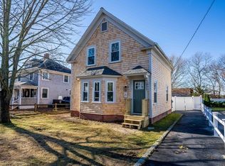 29 Lincoln Ave, Bourne, MA 02532