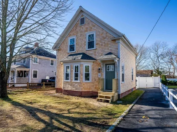 29 Lincoln Ave, Bourne, MA 02532