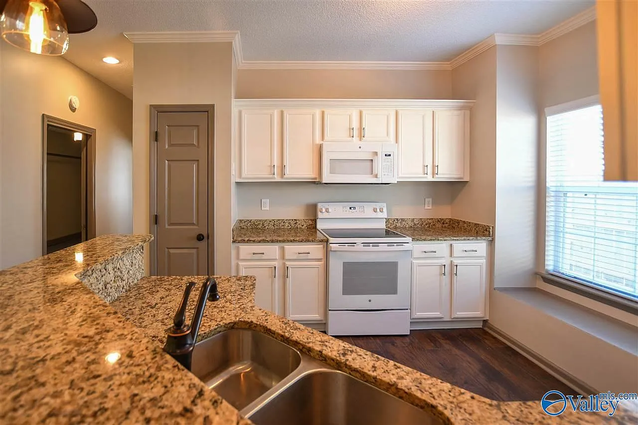 2 bed, 2.0 bath, 1160 sqft, $1,395 — Photo 4