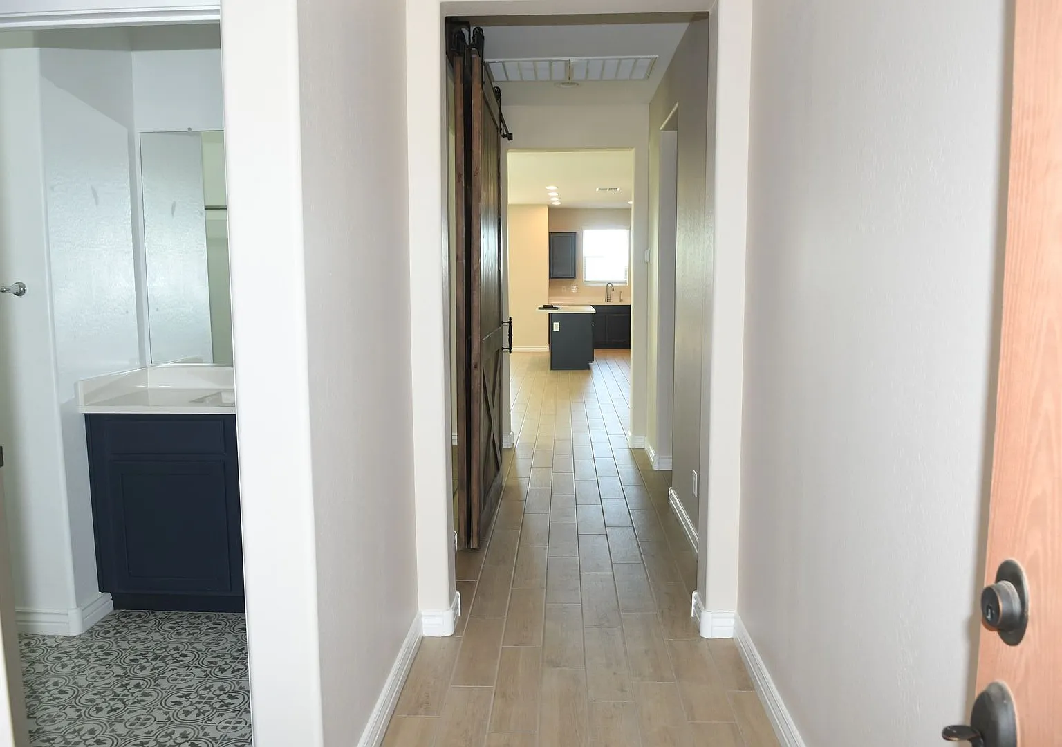 Ideal 3 Br+Den 2 Ba 2 Cg Home Near Happy Valley and Loop 303 in Surprise — Photo 3