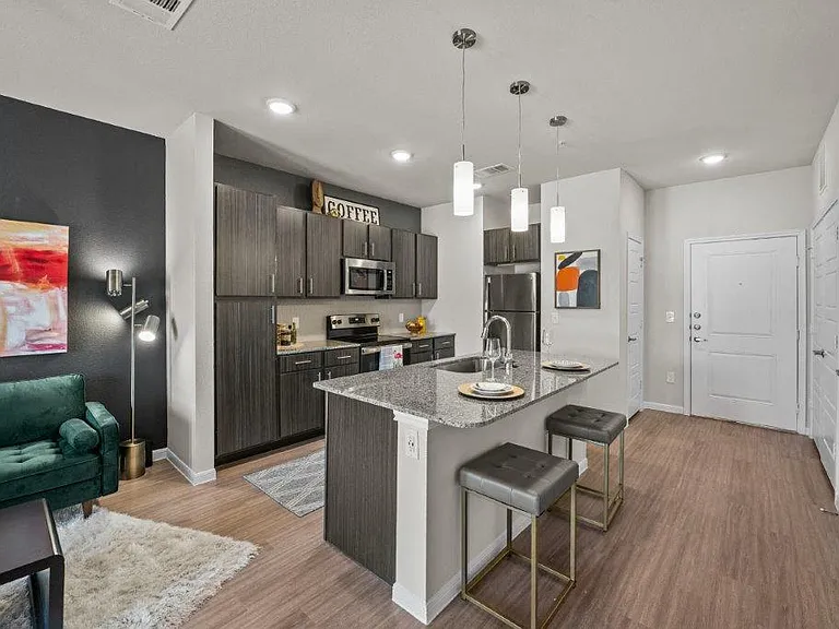 Redbird Ridge Apartments — Photo 2