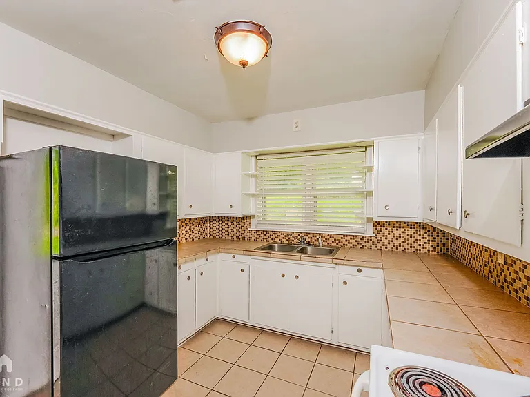 510 9th Ave — Photo 11